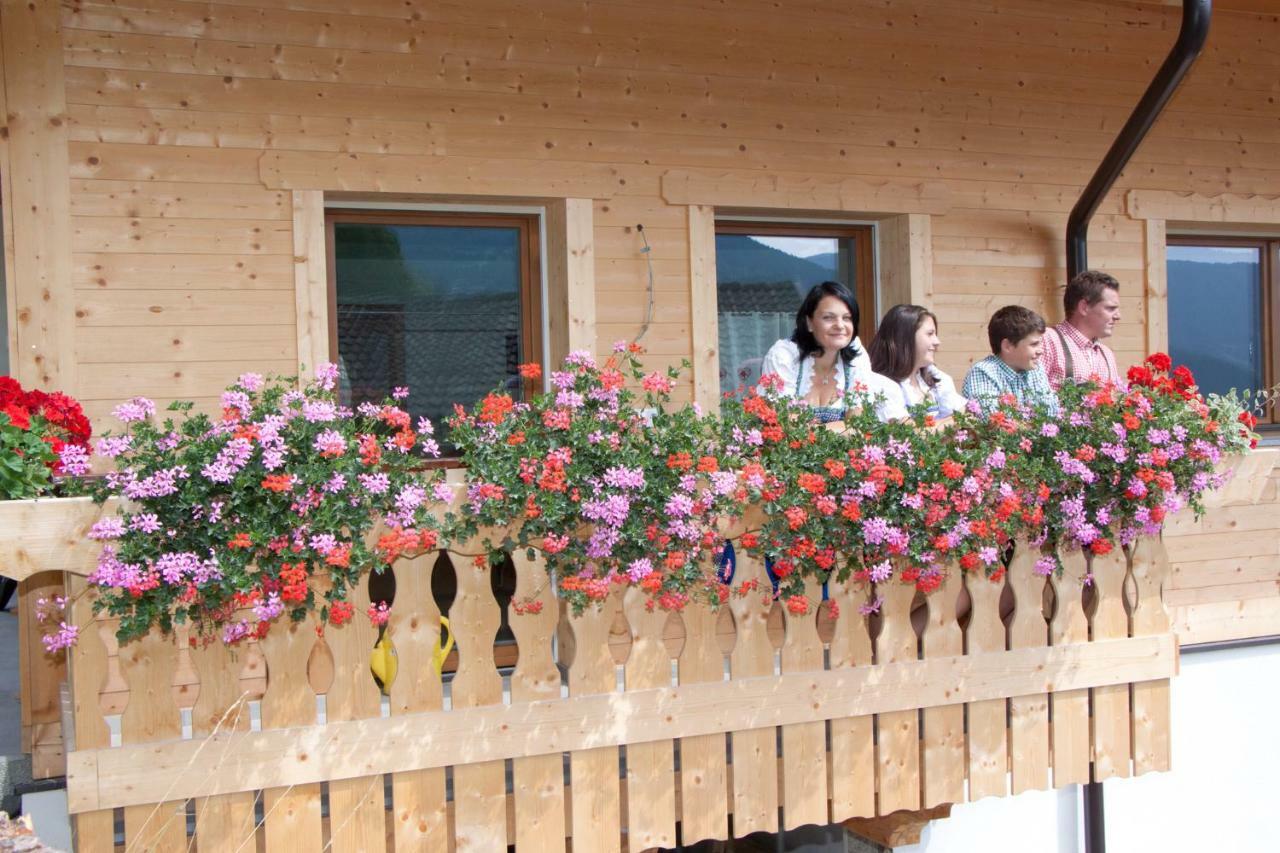 Schweinsteghof Urlaub Auf Dem Bauernhof Apartamento Sarentino Exterior foto